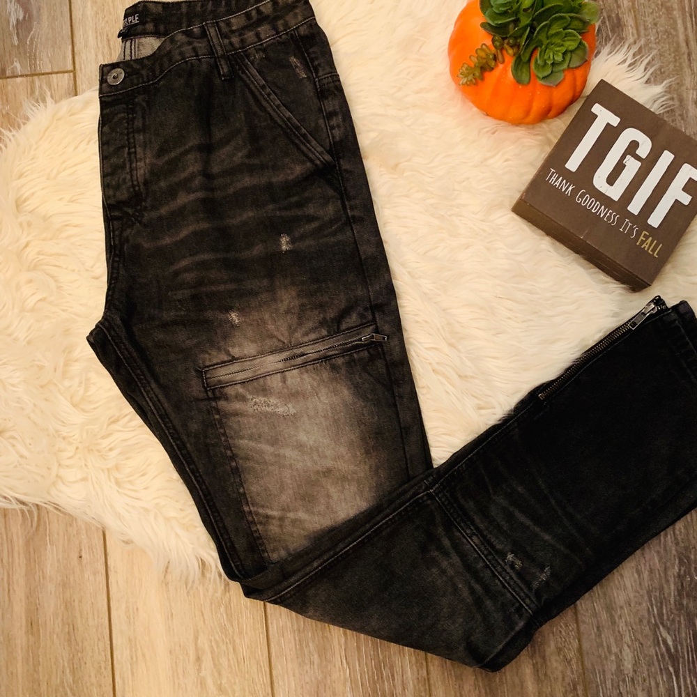 🥰Distressed jeans with zippers